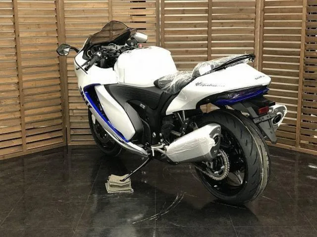 Suzuki (GSX1300R Hayabusa) 2026 — миниатюра 2
