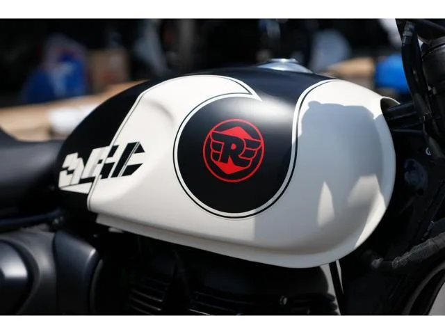 ROYAL ENFIELD 350 2025 USB-C 2025 — миниатюра 4