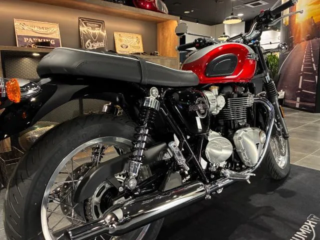 TRIUMPH T120Cranberryred 2026 — миниатюра 3