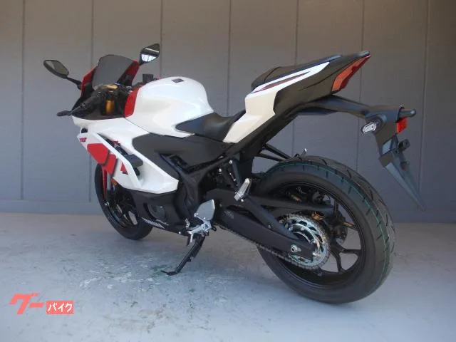 Yamaha YZF-R3 70th Anniversary Edition ABS RH25J 2026 — миниатюра 2