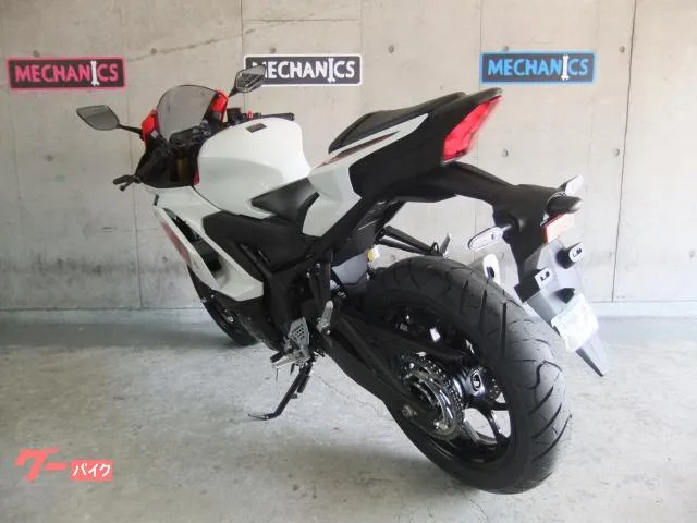 Yamaha YZF-R25 70th Anniversary Edition 400 2026 — миниатюра 2