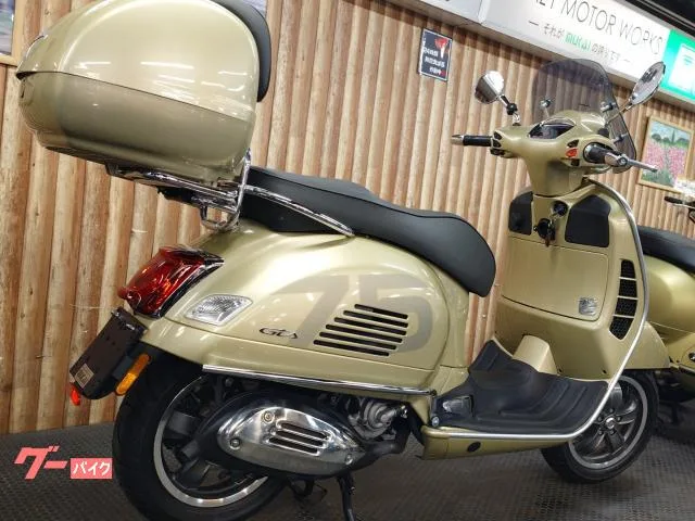 VESPA GTS 75th 2022 — миниатюра 3