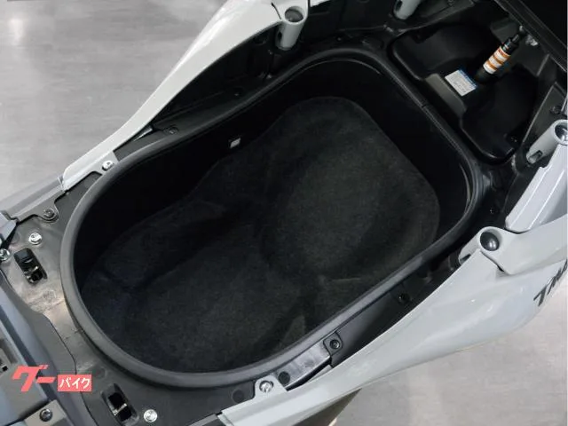 Yamaha TMAX560 TECH MAX 2026 — миниатюра 2