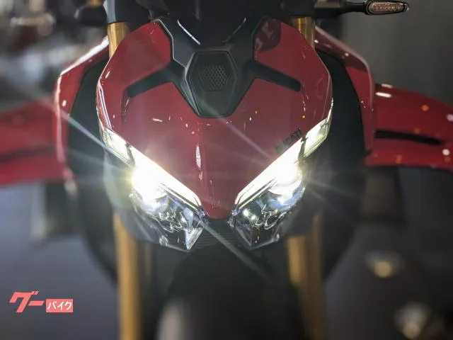 DUCATI V4S 2025 — миниатюра 2