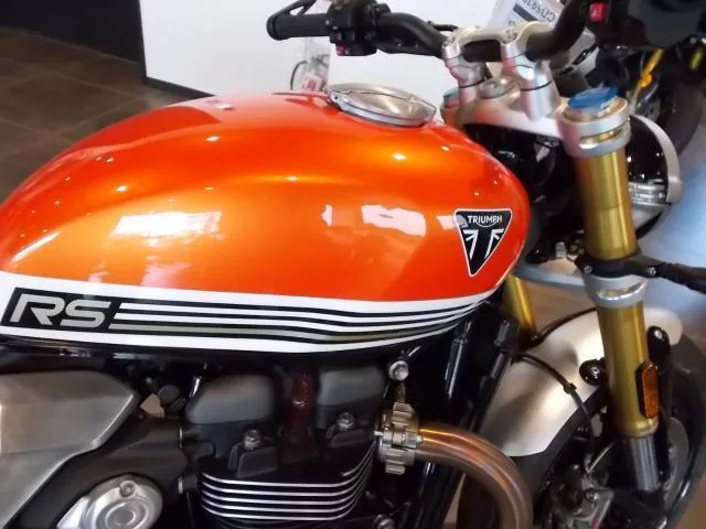 TRIUMPH 1200RS 2025 — миниатюра 3