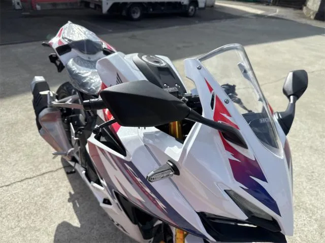 Honda CBR250RR 2025 — миниатюра 2