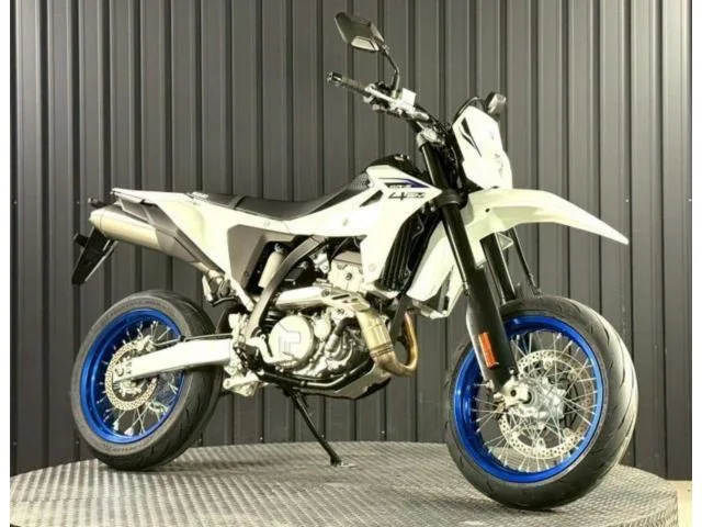 Suzuki DR-Z4SM ABS 2025 — фото 1, купить с доставкой в Москву