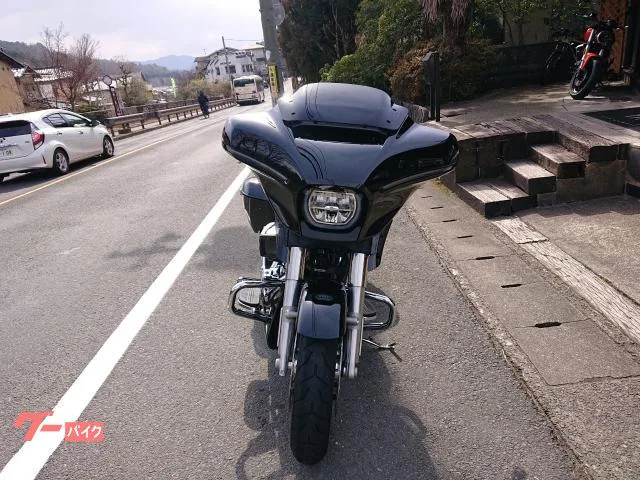 HARLEY-DAVIDSON FLHX 2024 — миниатюра 3