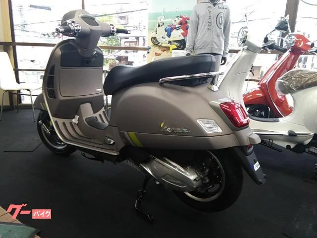 VESPA GTS 300 2023 — миниатюра 5