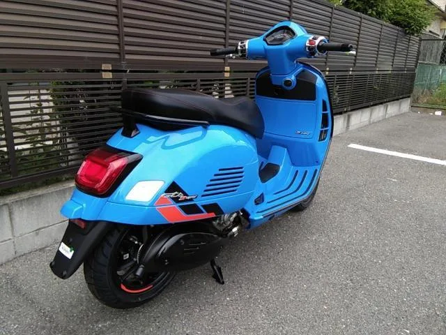VESPA GTS 300 2025 — миниатюра 2
