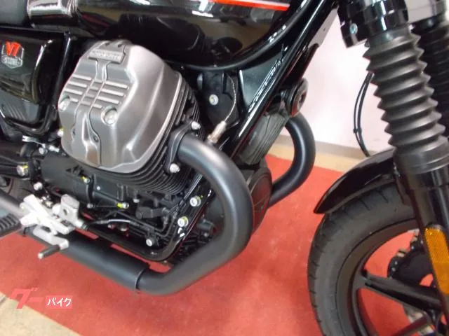 MOTO GUZZI V7 2023 — миниатюра 3