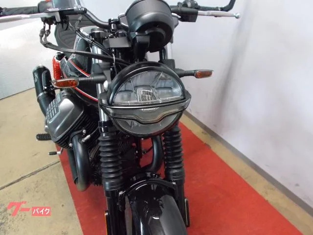 MOTO GUZZI V7 2023 — миниатюра 4