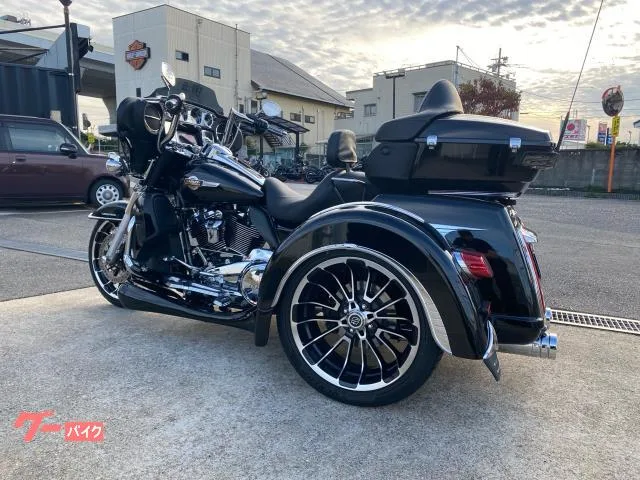 HARLEY-DAVIDSON FLHTCUTG 2 2023 — миниатюра 2