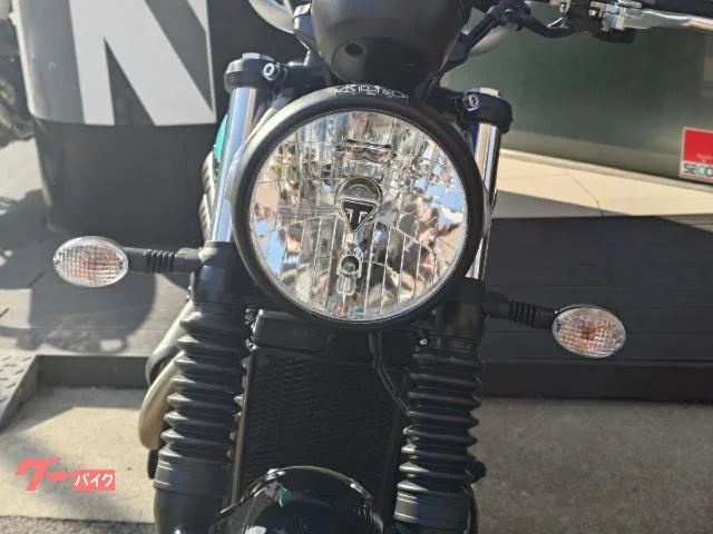 TRIUMPH 900 2025 — миниатюра 2