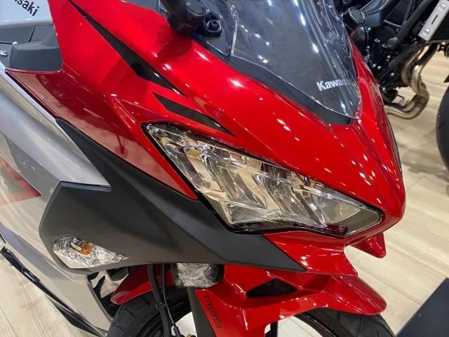 Kawasaki Ninja 250 2026 ABS LED 2026 — миниатюра 3
