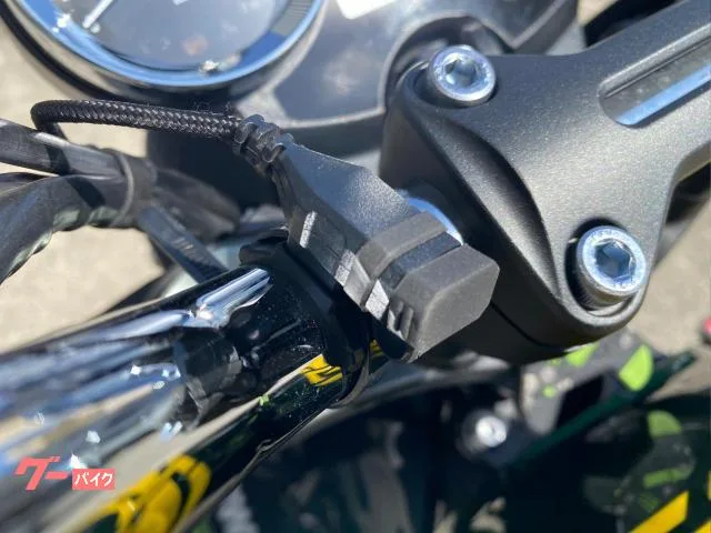 Kawasaki Z900RS Yellow Ball Edition USBTypeC 2024 — миниатюра 4