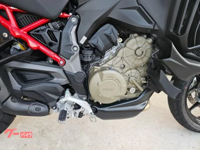 DUCATI V4S 2025 — миниатюра 2