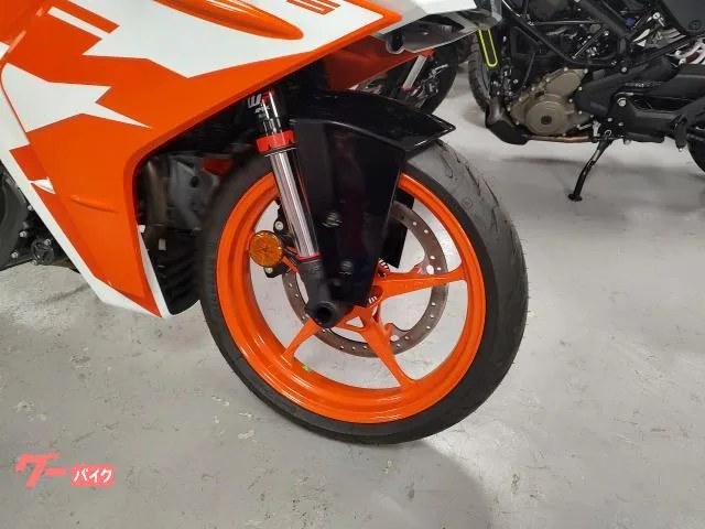 KTM RC125 2023 — миниатюра 2