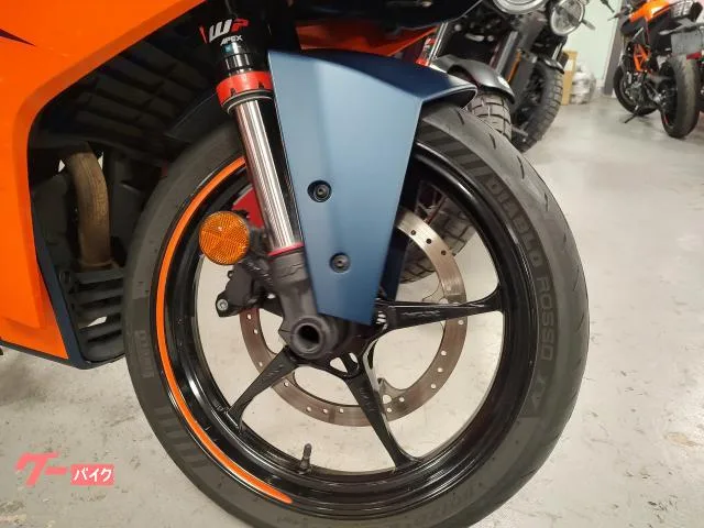 KTM RC390 AKRAPOVIC 2023 — миниатюра 2