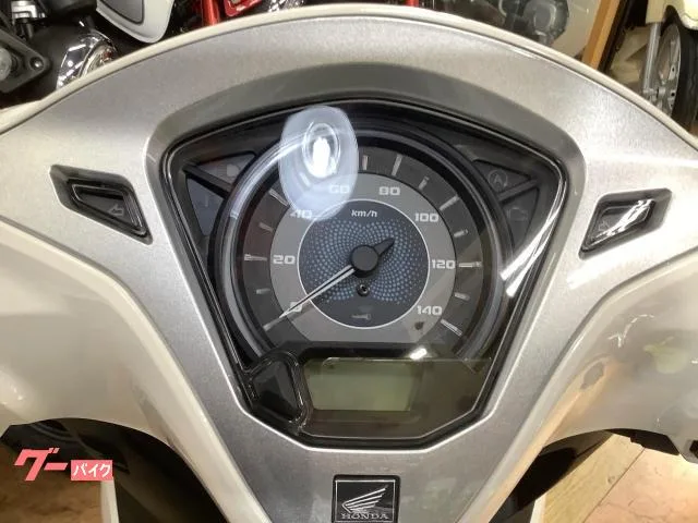 Honda 125/ 2 USB LED 2026 — миниатюра 2