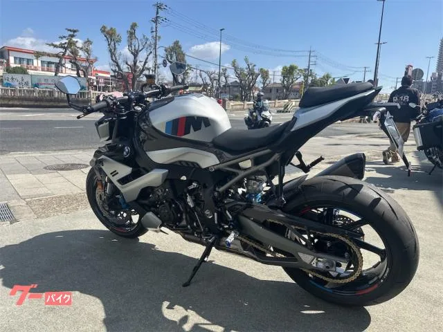 BMW M1000R 2026 — миниатюра 2