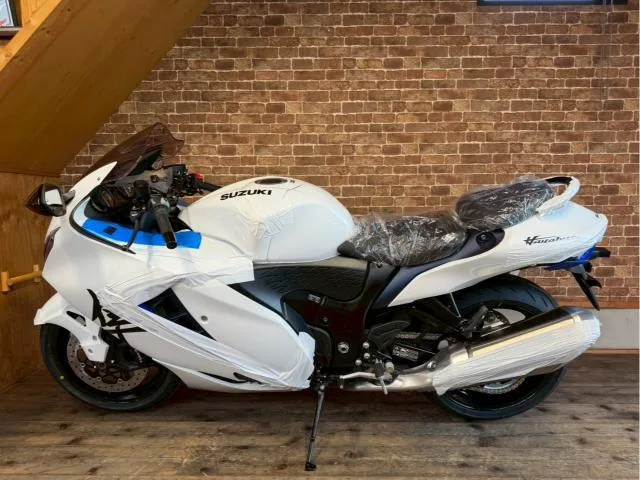 Suzuki (GSX1300R Hayabusa) 2026 — миниатюра 2