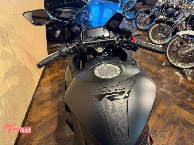 Yamaha YZF-R25 2025 — миниатюра 4
