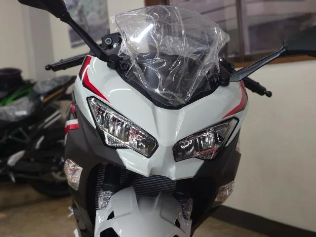 Kawasaki Ninja 400 2026 — миниатюра 3