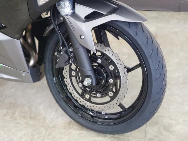 Kawasaki Ninja 400 2026 — миниатюра 2