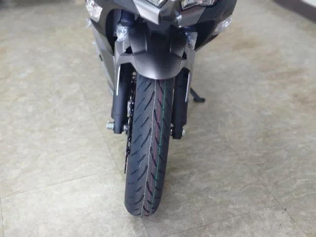 Kawasaki Ninja 400 2026 — миниатюра 3