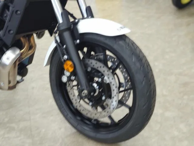 Yamaha XSR700 2025 — миниатюра 3