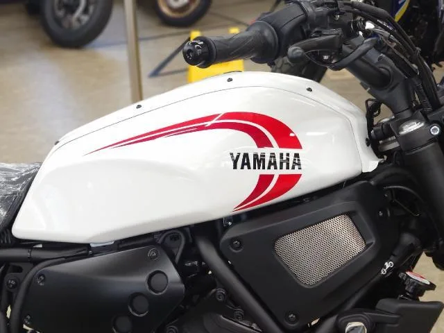 Yamaha XSR700 2025 — миниатюра 4