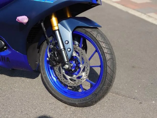 Yamaha YZF-R15 2025 — миниатюра 3