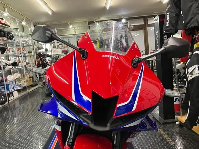 Honda CBR600RR 2025 — миниатюра 3