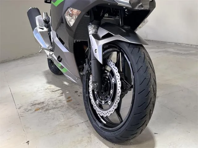 Kawasaki Ninja 400 2026 — миниатюра 4