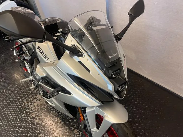Suzuki GSX-8R EM1AA 2026 — миниатюра 2