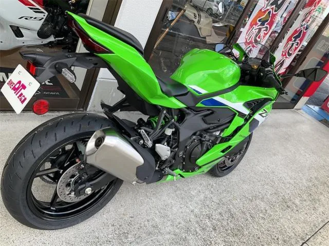 Kawasaki Ninja ZX-25RR 2026 NEW 2026 — миниатюра 4
