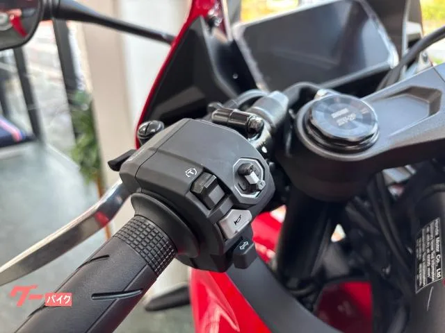 Honda CBR650R E-Clutch TFT 2025 — миниатюра 2