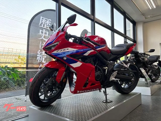 Honda CBR650R E-Clutch TFT 2025 — фото 1, купить с доставкой в Москву