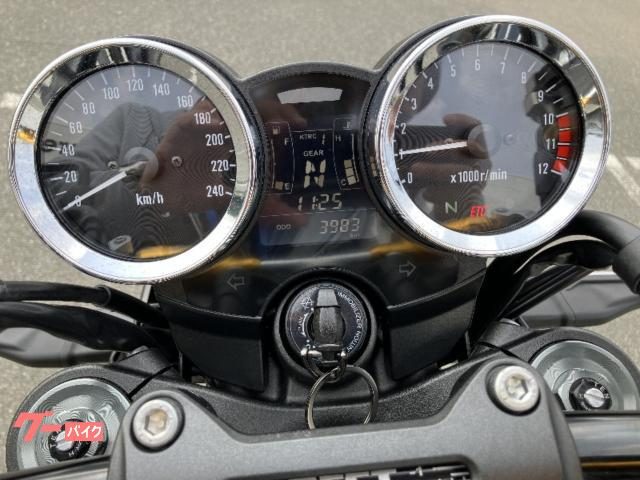 Kawasaki Z900RS 2022 — 4