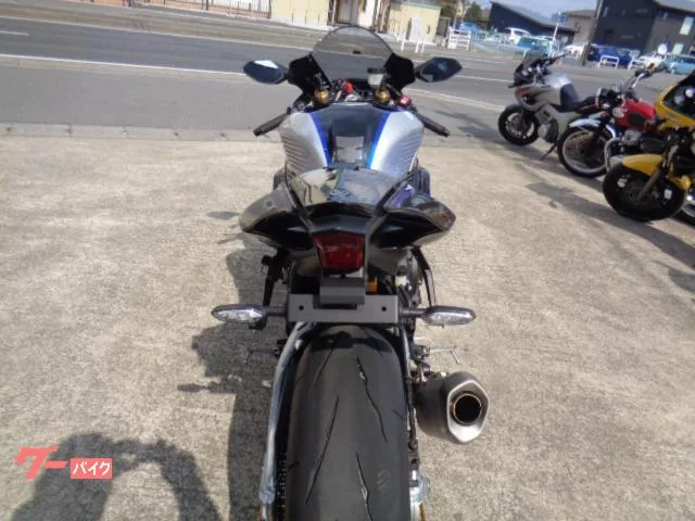Yamaha YZF-R1M 2022 — миниатюра 3