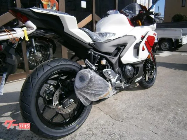 Yamaha YZF-R25 ABS 70th 2026 — миниатюра 4