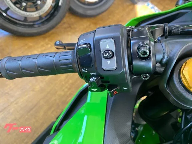 Kawasaki Ninja ZX-25RR MY26 2026 — миниатюра 5