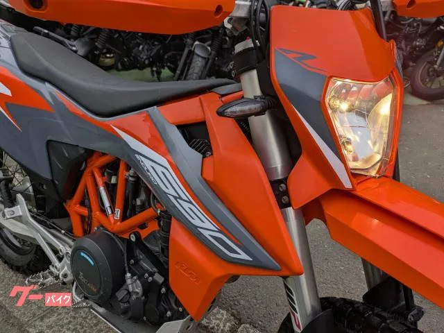 KTM 690 R 2022 — миниатюра 2