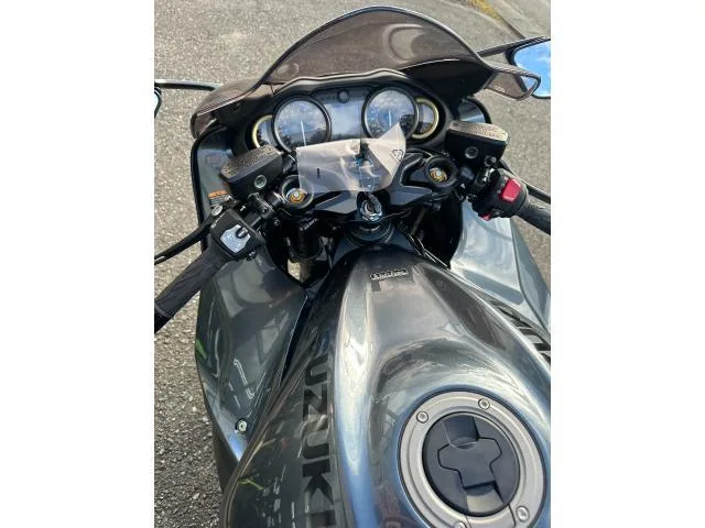 Suzuki (GSX1300R Hayabusa) 2026 — миниатюра 2