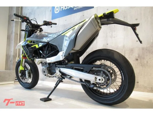 HUSQVARNA 701 2024 — миниатюра 2