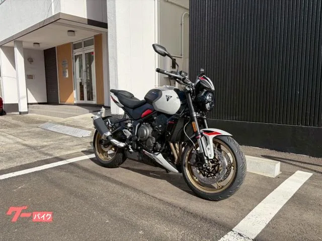 TRIUMPH 800 2026 — миниатюра 2