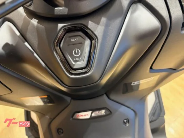 Yamaha TMAX560 25th Anniversary ABS 2026 — миниатюра 2