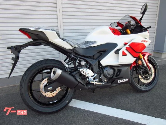 Yamaha YZF-R25 70th Anniversary Edition 2026 — миниатюра 3