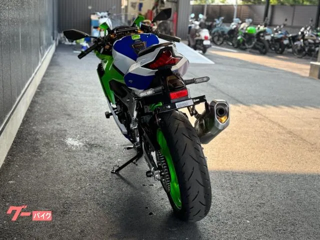 Kawasaki Ninja ZX-4RR 40thAnniversaryEdition 2024 — миниатюра 4